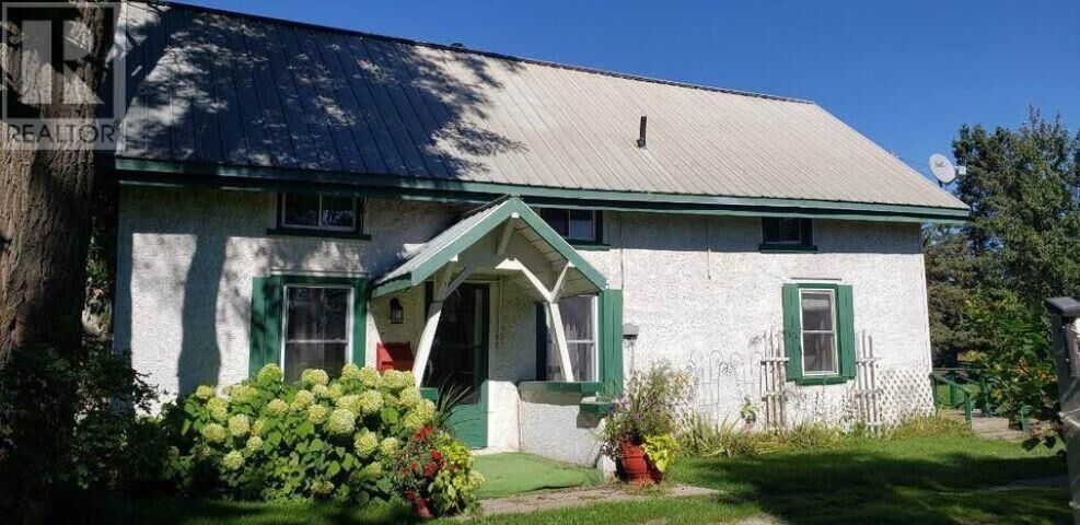 Property Photo:  202 Allens Side Rd  ON P6C 5P6 
