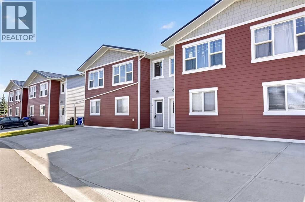 Property Photo: 3 Park Lane AB T0M 0W0