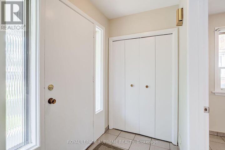 Property Photo: 5 Paramount Court Main ON M6M 2L3