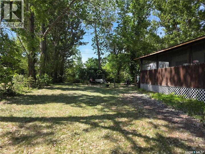 Property Photo: 414 Zealandia Avenue SK S0L 0G0