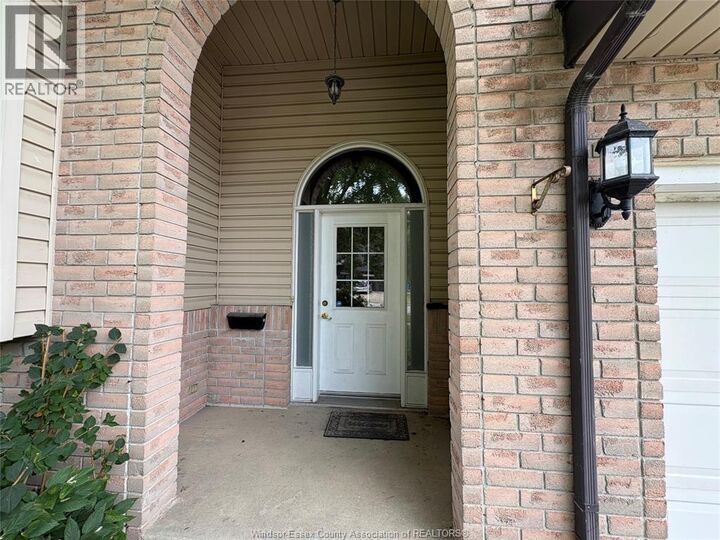 Property Photo: 2141 Longfellow Lower ON N9B 3J5