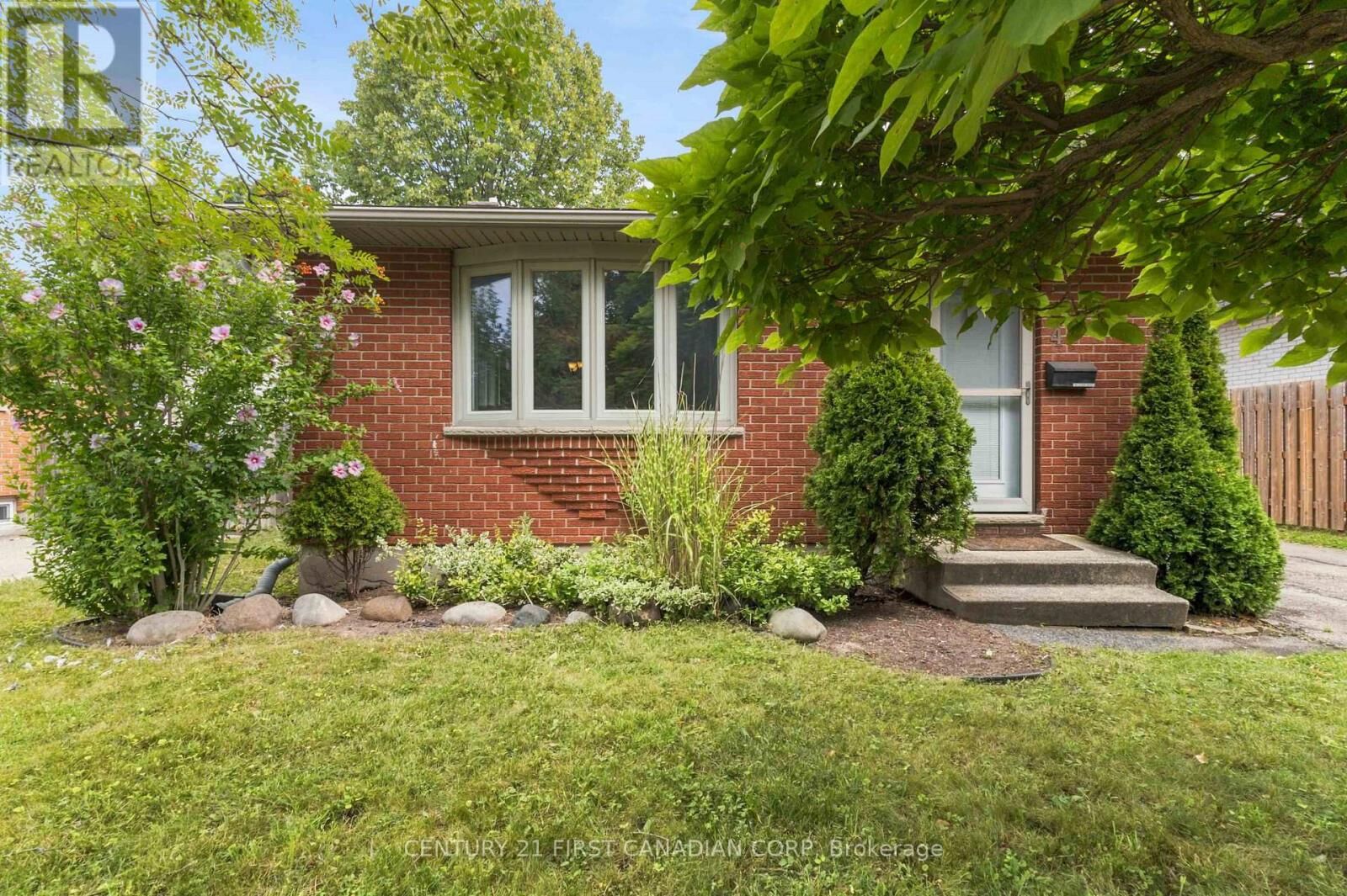 Property Photo: 436 Ferndale Avenue ON N6C 2Z1
