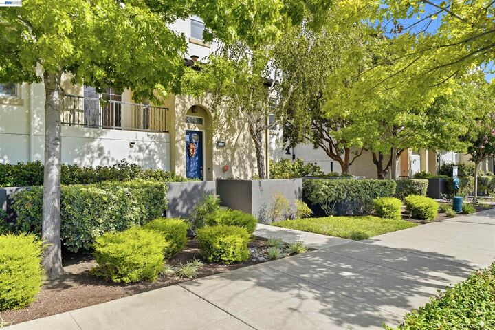 Property Photo: 4401 Brannigan St CA 94568