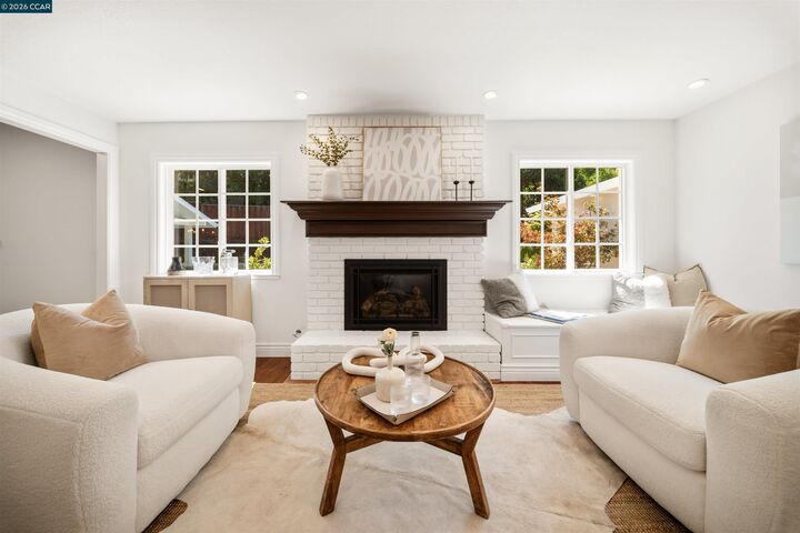 Property Photo:  2829 Litina Ct  CA 94507 