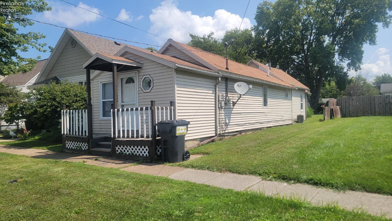 Property Photo:  1430 Harrison Street  OH 44870 