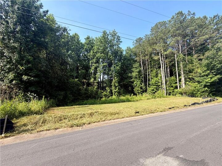 Property Photo: 5835 Rolling Oaks Circle GA 30040