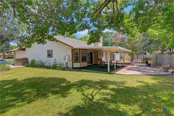 Property Photo: 306 Southwick Circle TX 78155
