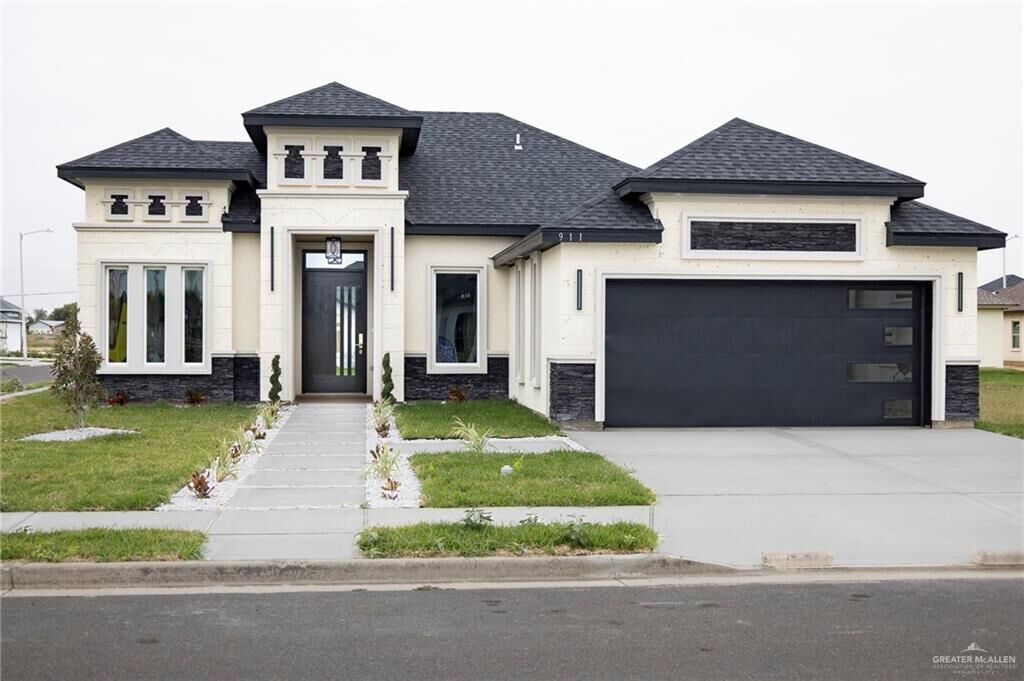 Property Photo: 911 39th Street TX 78589