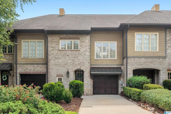 Property Photo: 2060 Eagle Ridge Drive AL 35242
