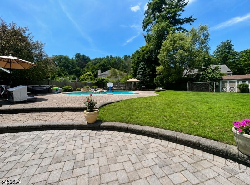 Property Photo:  19 Hunterdon Pl  NJ 07480 