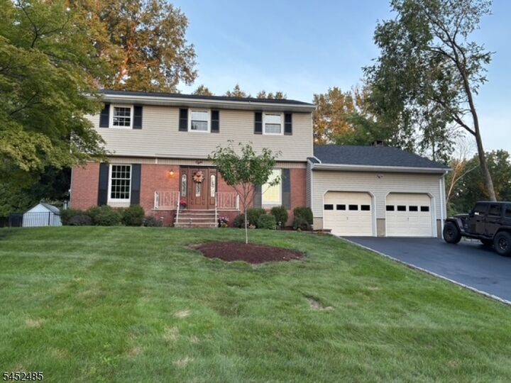 Property Photo:  8 Cedar Ln  NJ 07068 