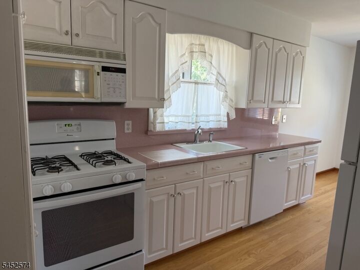 Property Photo:  6 Lewis St  NJ 07110 
