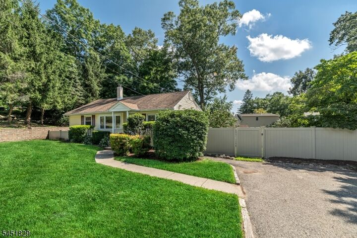 Property Photo: 13 Maple Rd NJ 07456
