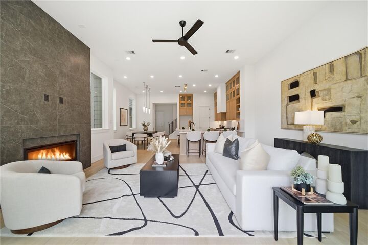 Property Photo:  827 W 16th Street A  TX 77008 