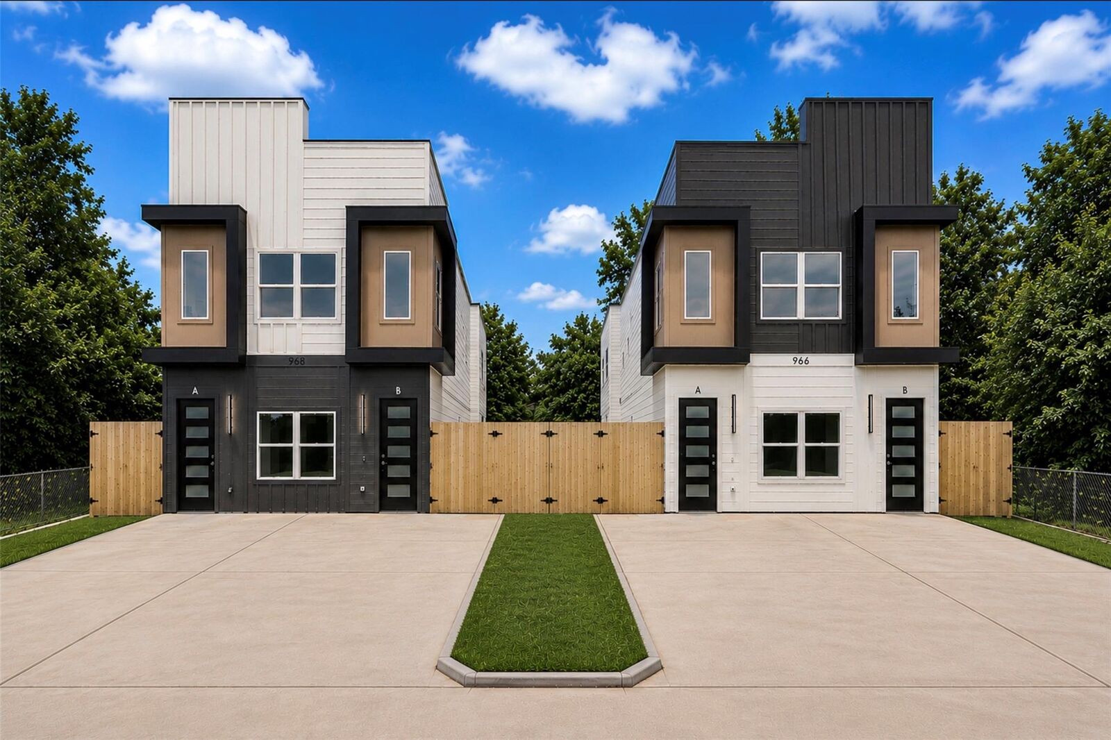 Property Photo: 966 &Amp 968 South Lane A/B TX 77088
