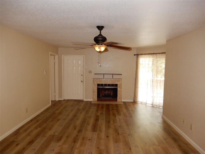 Property Photo: 9797 Leawood Boulevard 902 TX 77099