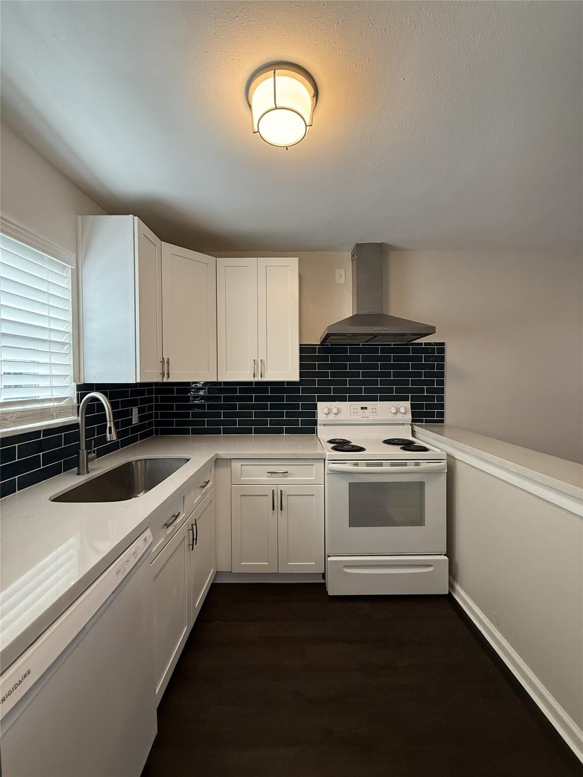 Property Photo: 1824 Thonig Road 14 TX 77055