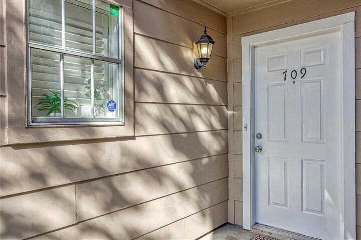 Property Photo:  2800 Jeanetta Street 709  TX 77063 