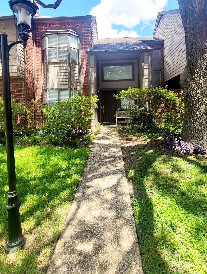 Property Photo: 7447 Cambridge 8 TX 77054