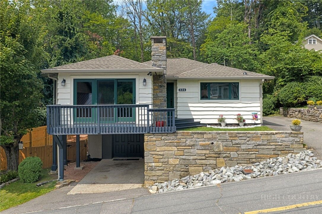 Property Photo: 334 Hill NC 28605