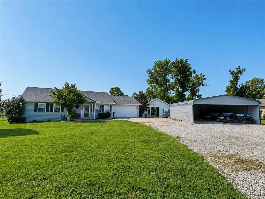 Property Photo: 12338 Crestview Drive MO 65355