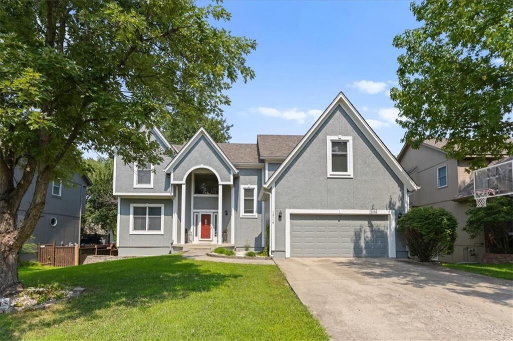 Property Photo: 13119 S Hallet Court KS 66062