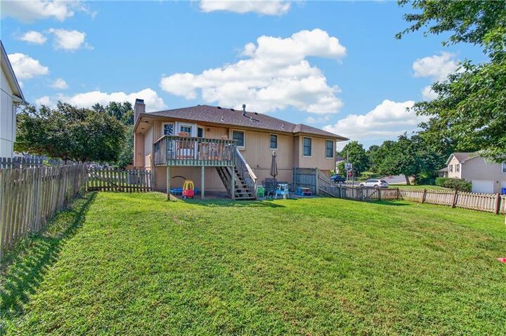 Property Photo: 800 NE Bristol Drive MO 64086