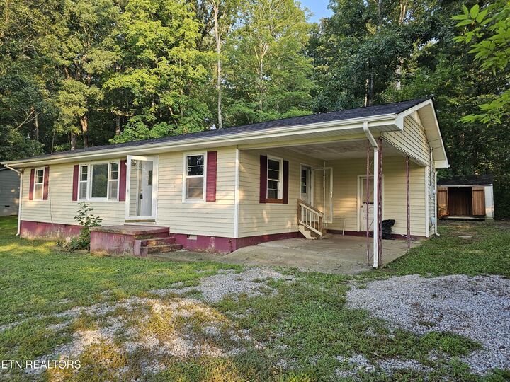 Property Photo:  118 County Road 503  TN 37329 