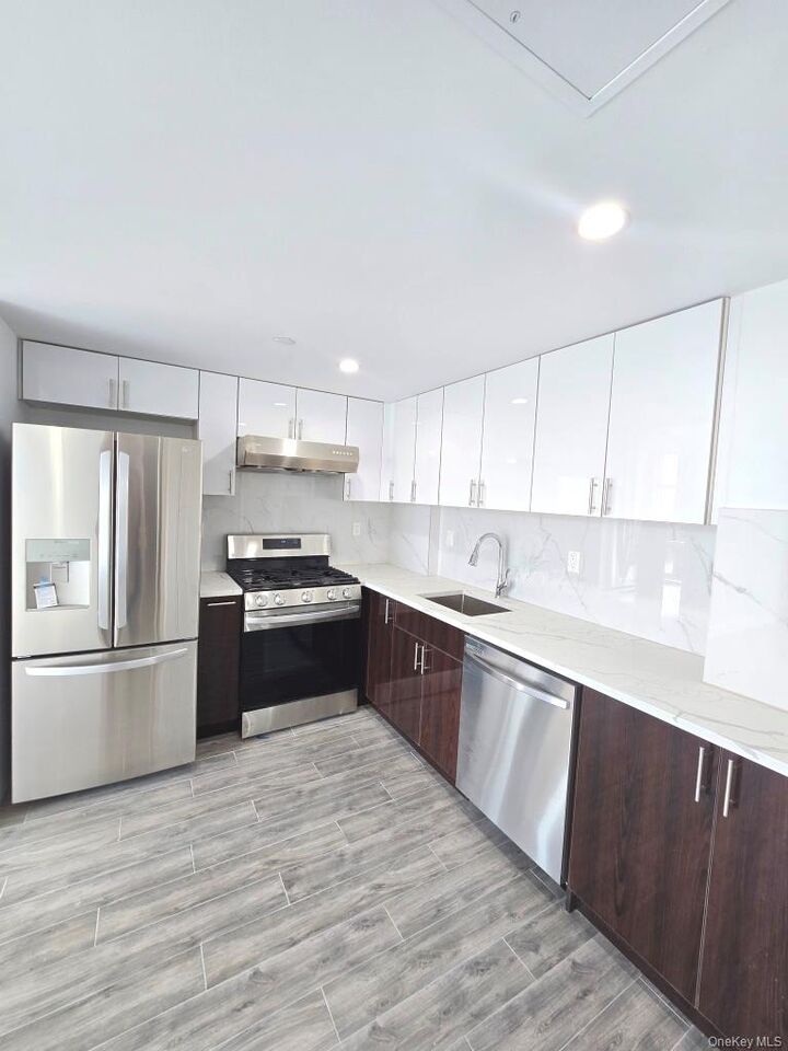 Property Photo:  65-18 Austin Street 7E  NY 11374 