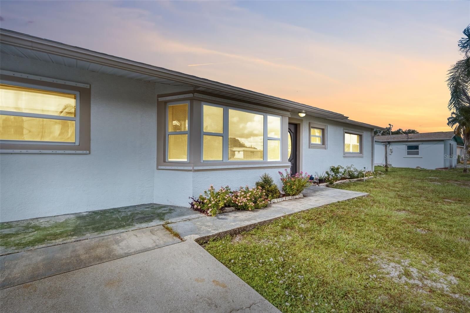 Property Photo: 18186 Iris Road FL 33967