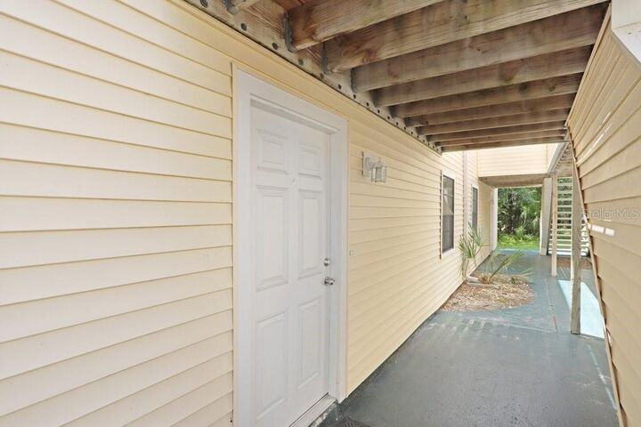 Property Photo: 134 Sycamore Lane F FL 34677