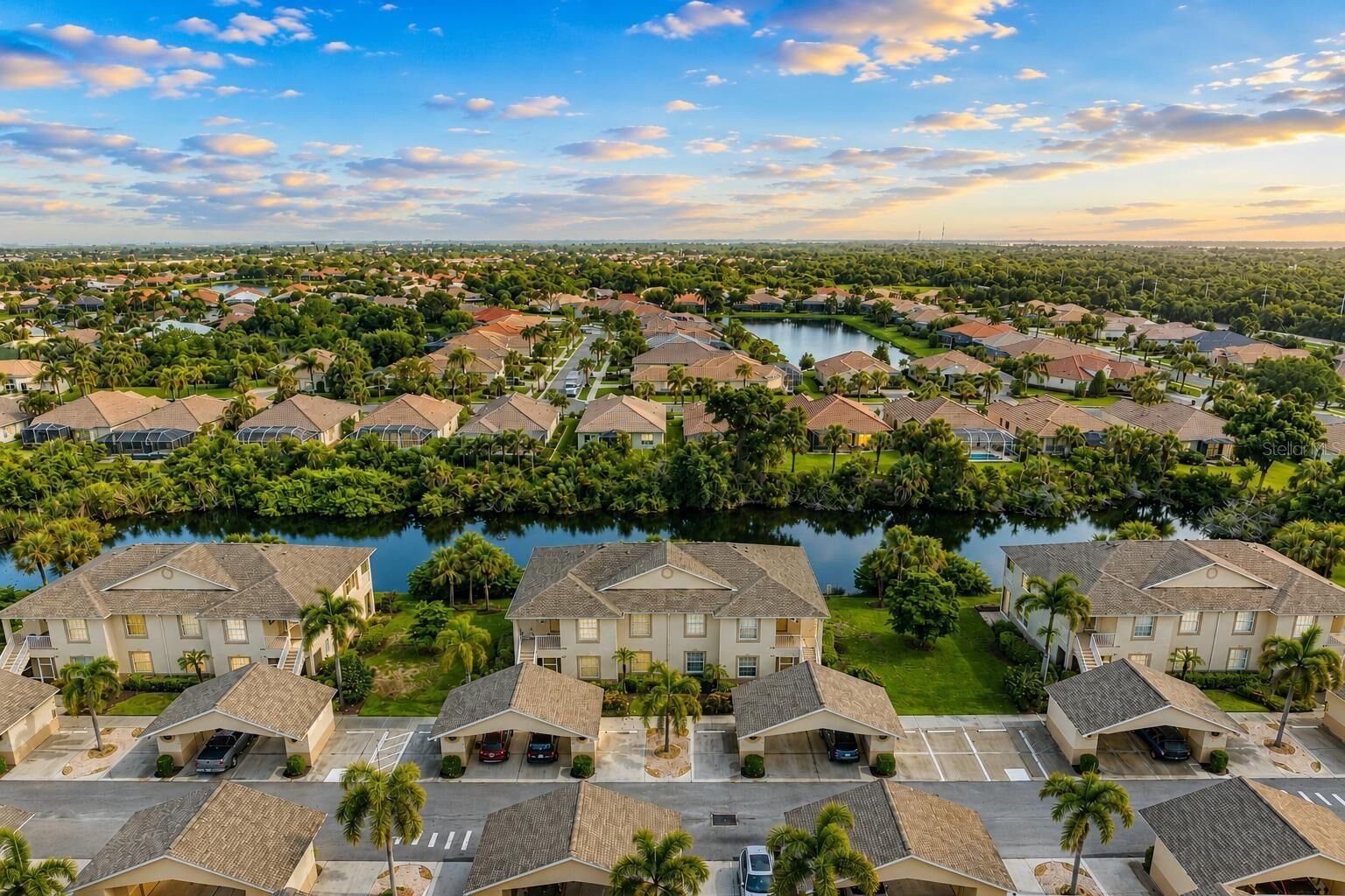 Property Photo: 1404 Auburn Lakes Circle 4 FL 34292