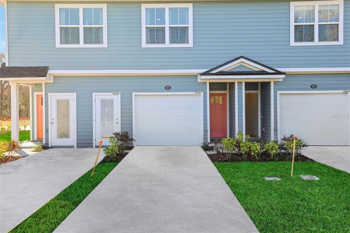 Property Photo:  