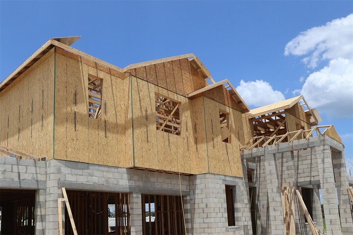 Property Photo: 17043 Overstory Road FL 32820