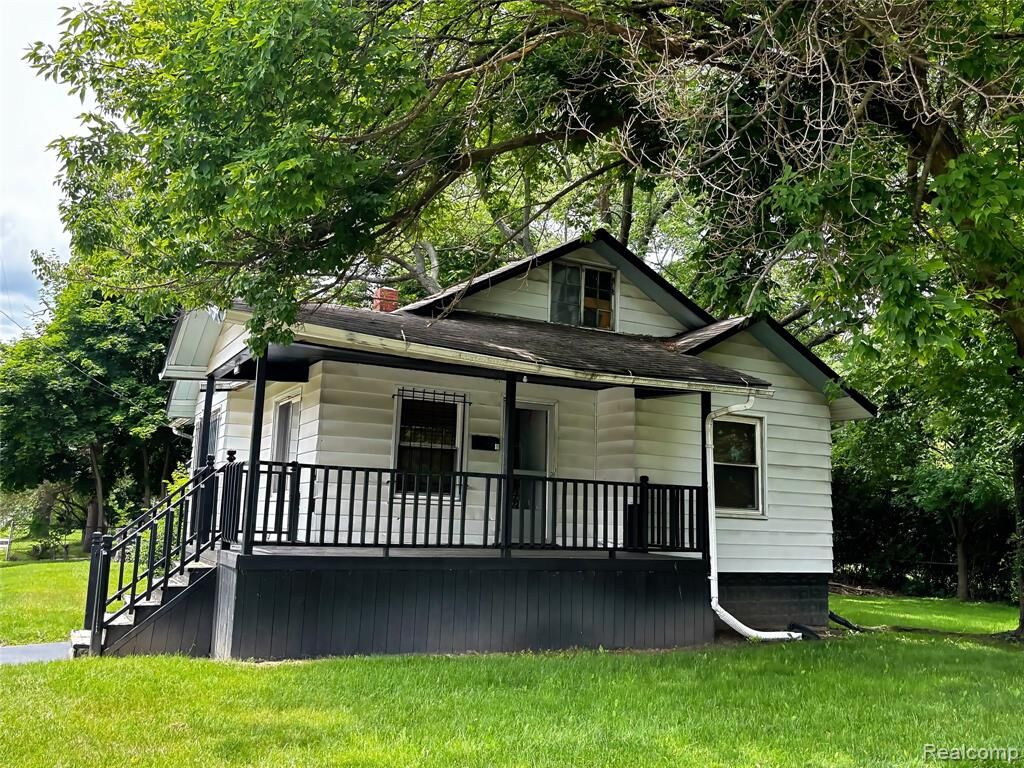 Property Photo: 4001 Fleming Road MI 48504 2184