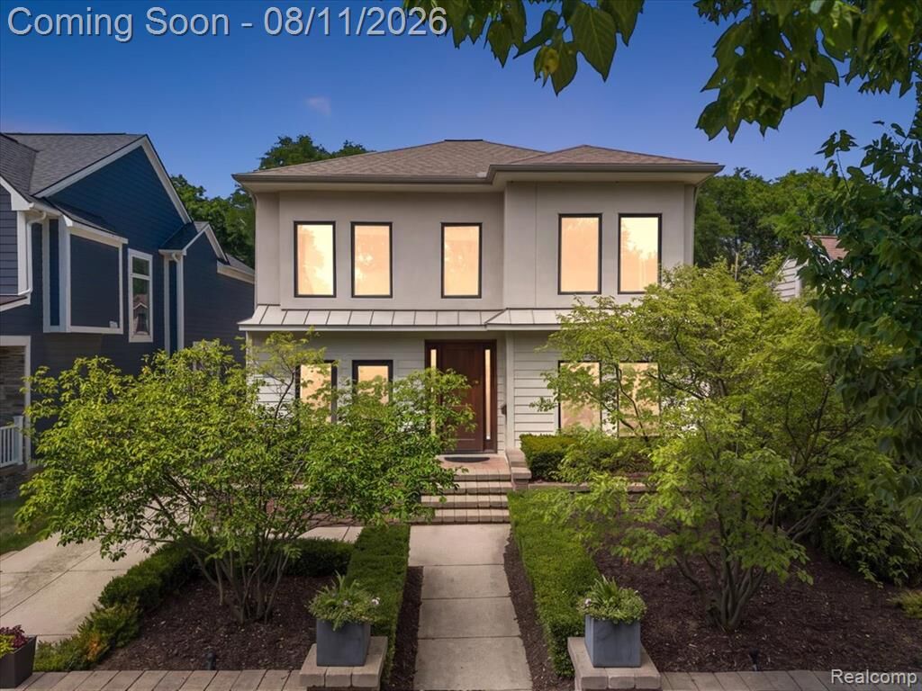 Property Photo:  559 Bennaville Avenue  MI 48009 3663 