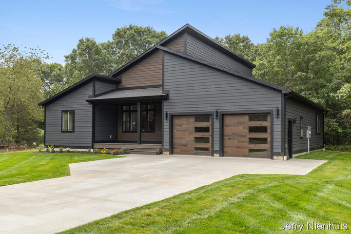 Property Photo: 5846 113th Avenue MI 49450-9666