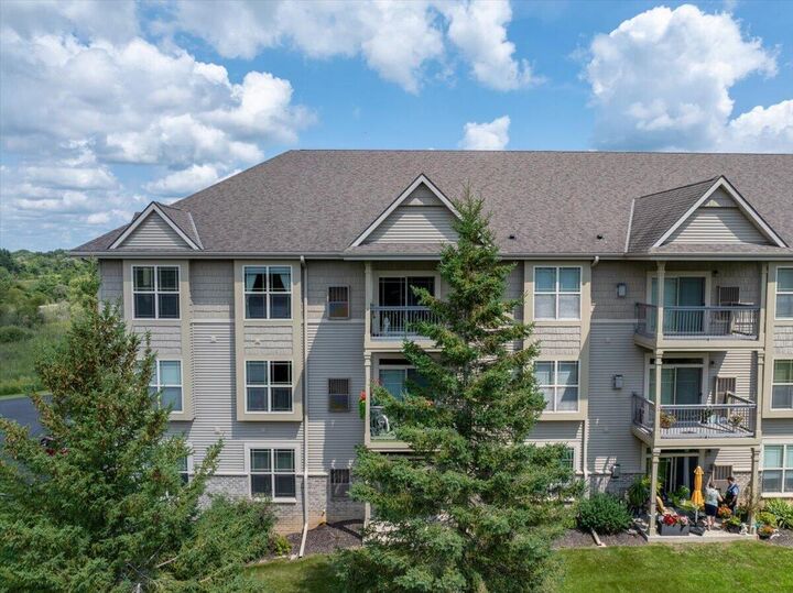 Property Photo:  230 Hilldale Dr  WI 53027 