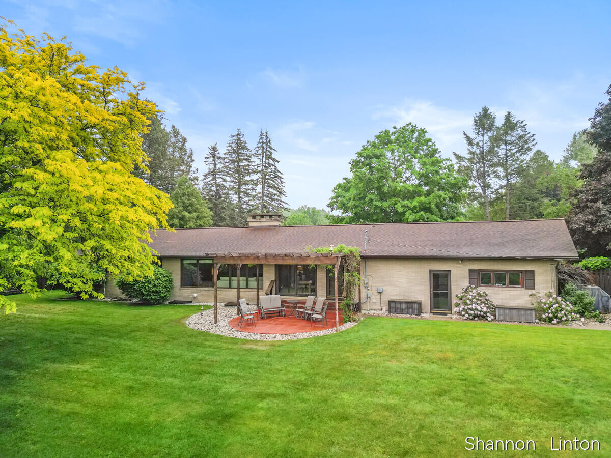 Property Photo: 346 Orchard View Drive MI 49455