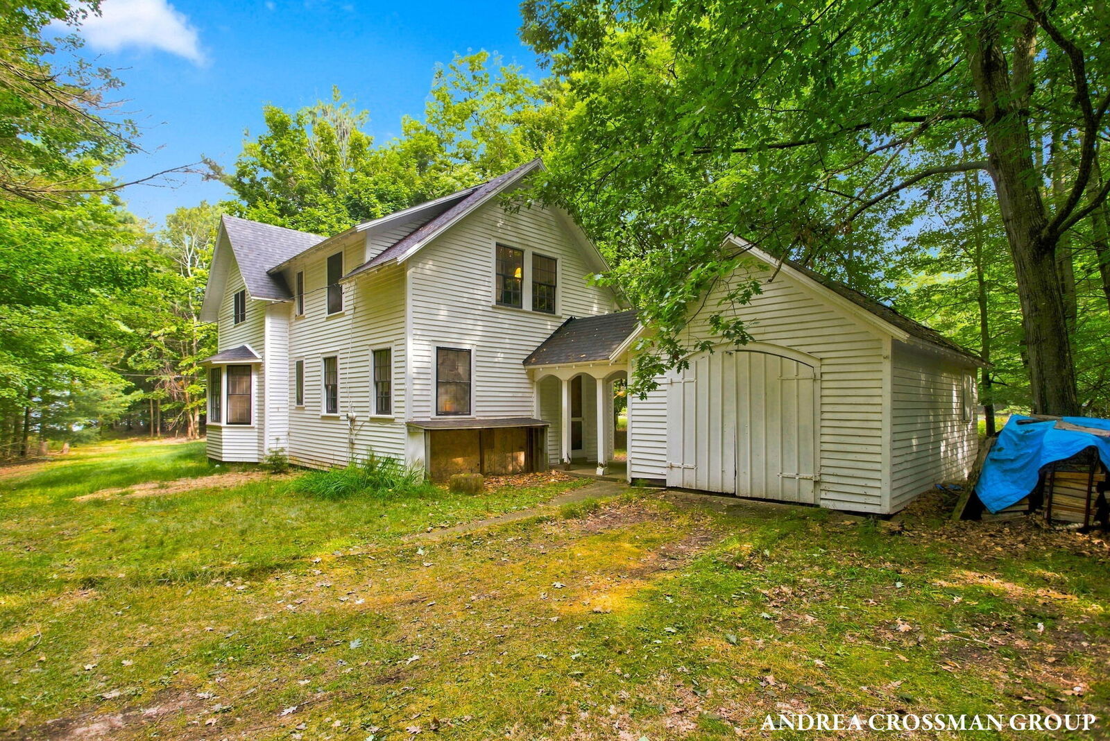 Property Photo: 5045 N Ridge Road MI 49449