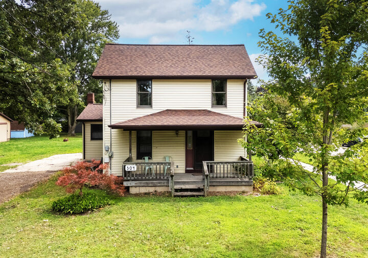 Property Photo:  304 N Hartel Road  MI 48876 
