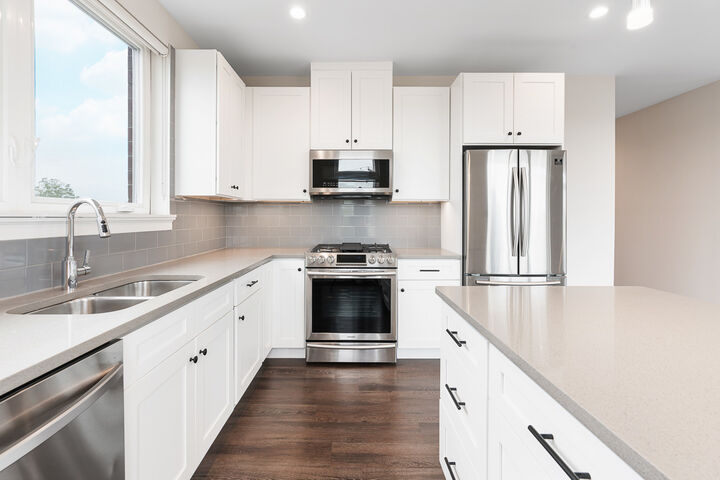 Property Photo: 546 Green Bay Road 502 IL 60040
