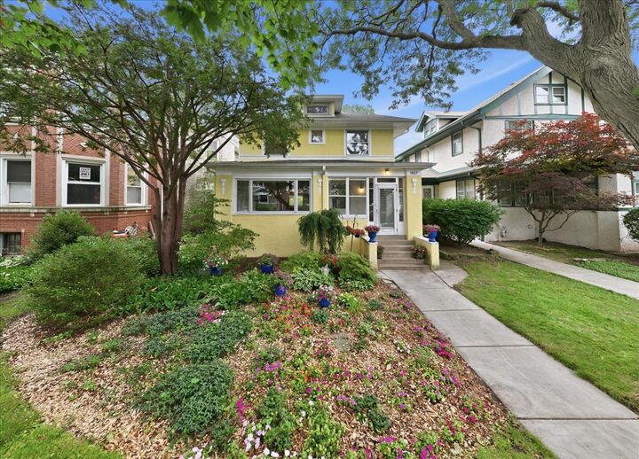 Property Photo:  1527 W Juneway Terrace  IL 60626 