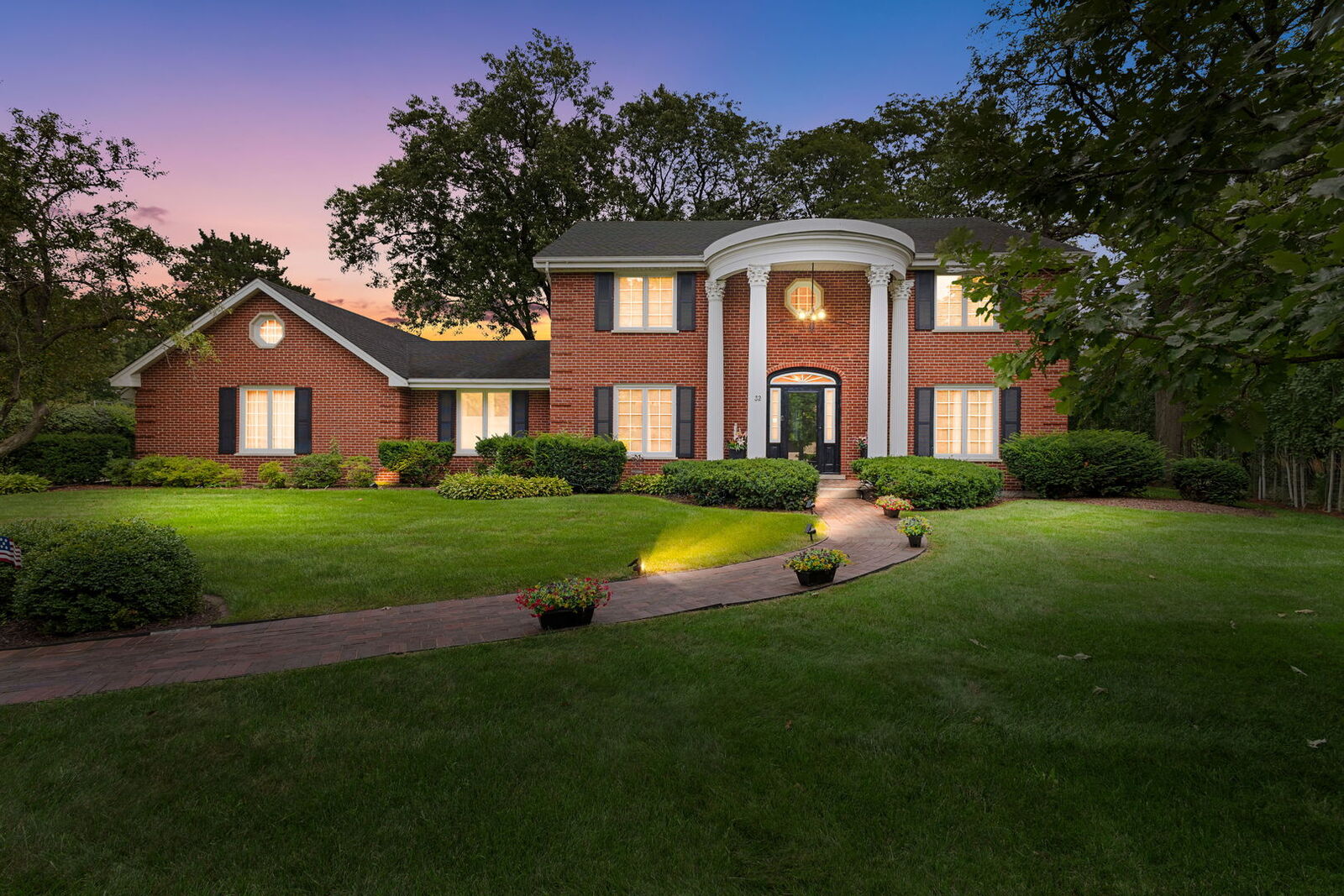 Property Photo: 32 Chatham Lane IL 60523