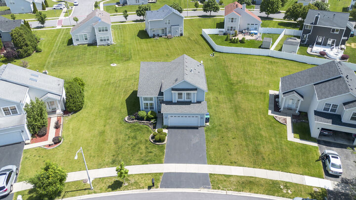 Property Photo: 117 Stonebrook Avenue IL 60443