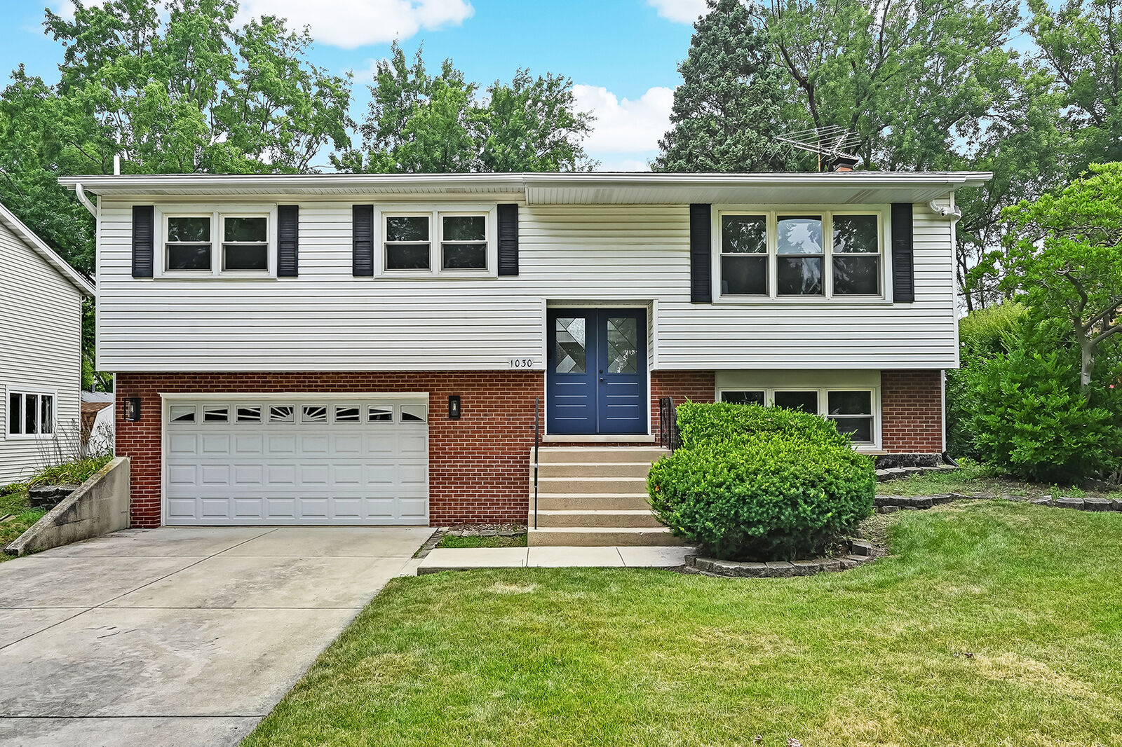 Property Photo:  1030 71st Street  IL 60561 