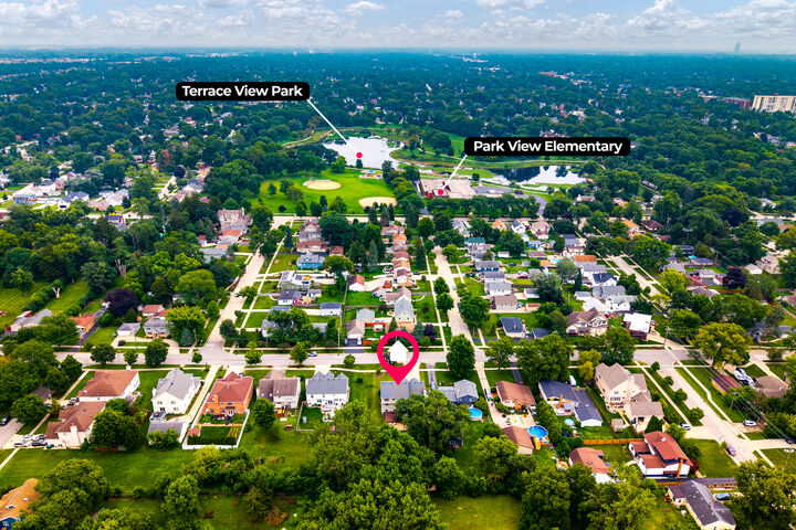 Property Photo: 318 N West Road IL 60148