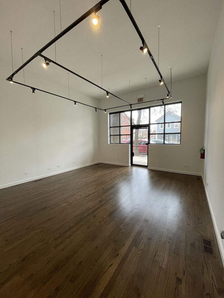 Property Photo:  1451 N Ashland Avenue S  IL 60622 