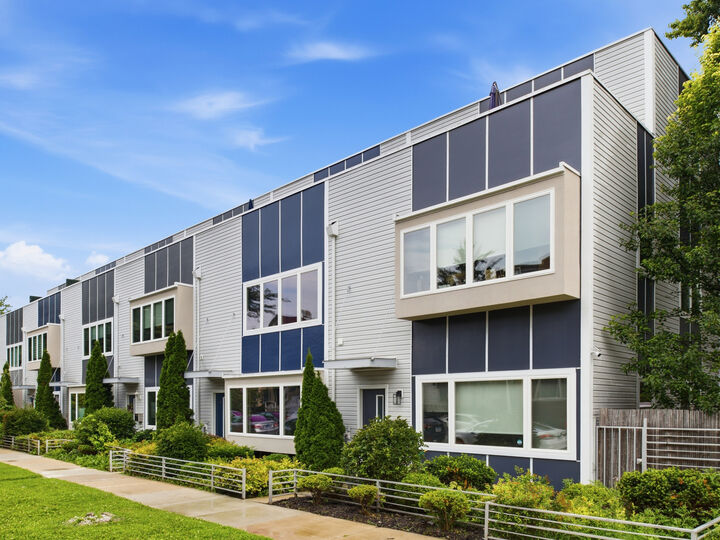 Property Photo: 3573 W Wabansia Avenue IL 60647