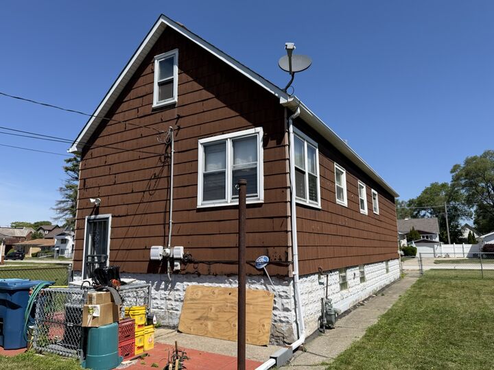 Property Photo:  213 155th Place  IL 60409 